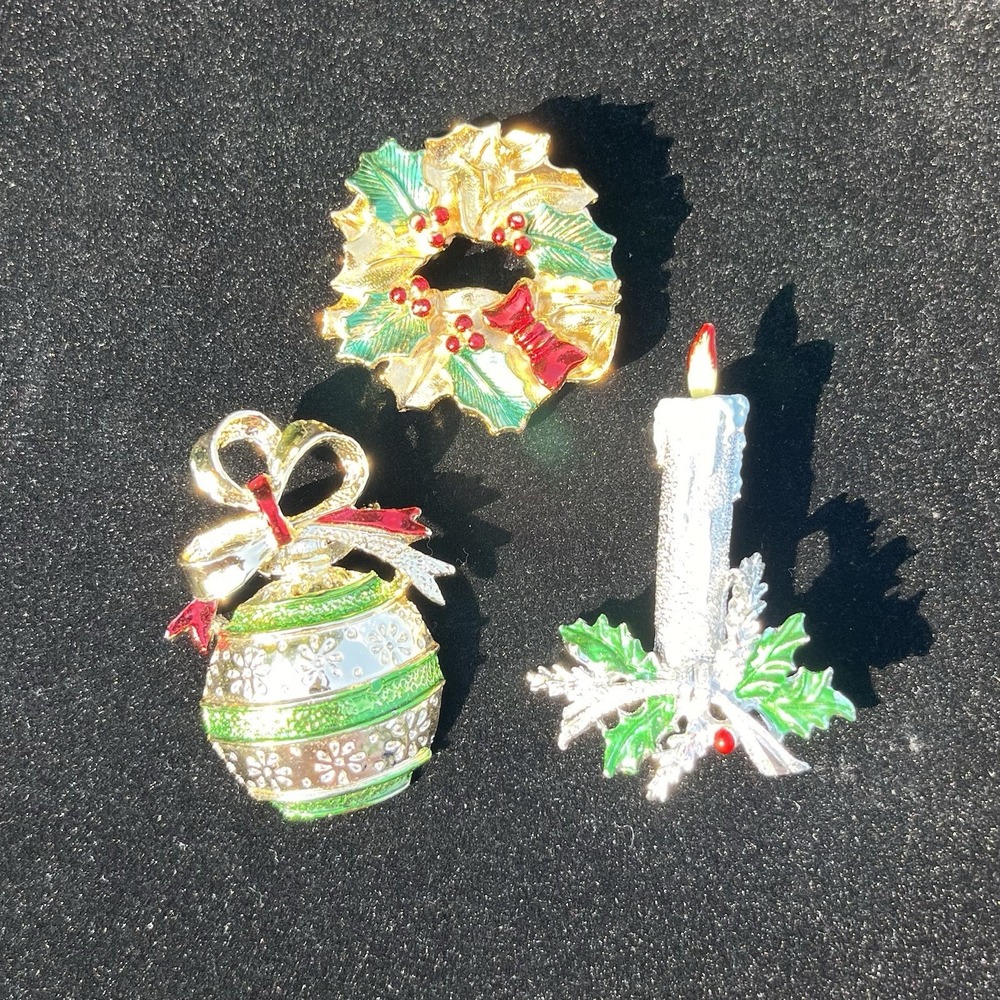 Vintage Gerry's‎ Christmas Brooch Pin Set of 3 Wreath Ornament Candle Enamel MCM